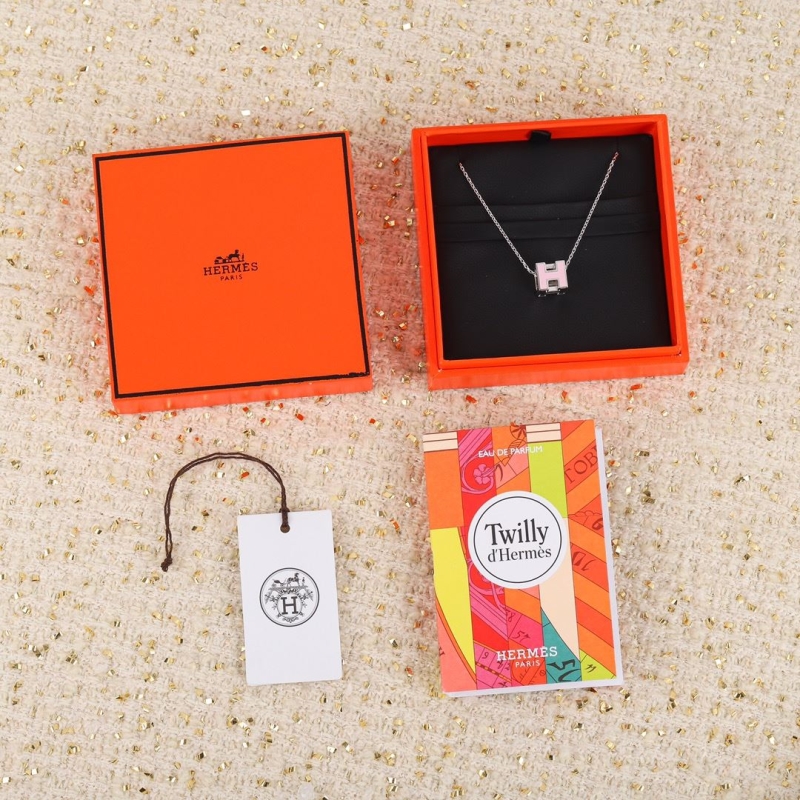 H**mes necklaces
